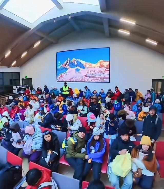  玉龙雪山索道险情深度复盘：高海拔极端天气下的运营安全警示录 新闻 玉龙雪山索道险情深度复盘：高海拔极端天气下的运营安全警示录 新闻