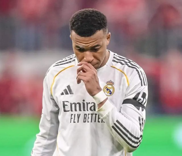  战术困局与战略重构：皇马换帅的深层逻辑与现实路径 体育新闻