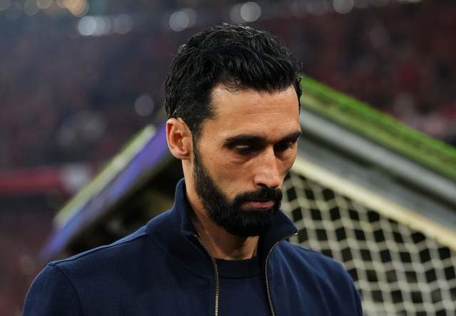  战术困局与战略重构：皇马换帅的深层逻辑与现实路径 体育新闻