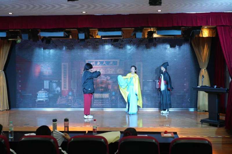  当课堂穿越千年：这群孩子用一天时间，与历史来了一场深度对话 教育招生