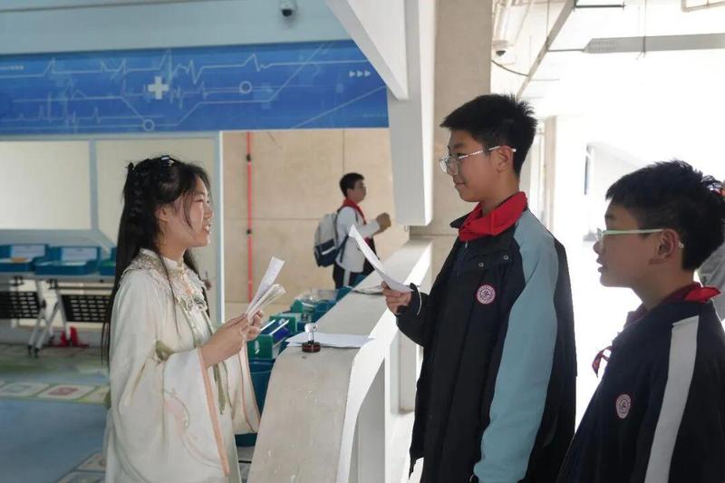  当课堂穿越千年：这群孩子用一天时间，与历史来了一场深度对话 教育招生